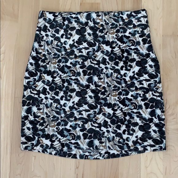BCBG body con skirt - Picture 1 of 3